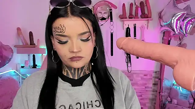 amyswallow7 online show from 11.16.25