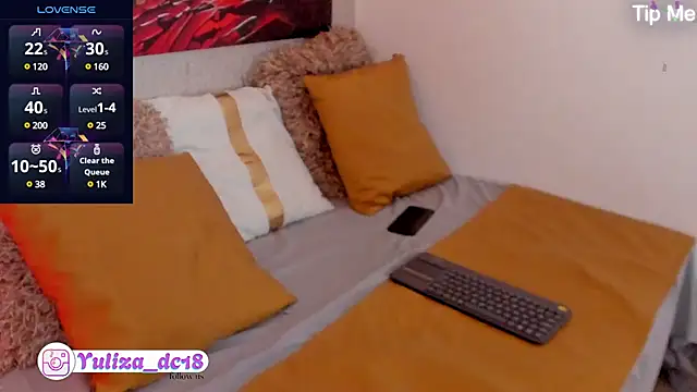 Snapshot of Luxury_Woman chatting on 03.18.25 Luxury Woman online show from 03.18.25