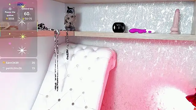 Snapshot of Luxury_Woman chatting on 03.20.25 Luxury Woman online show from 03.20.25