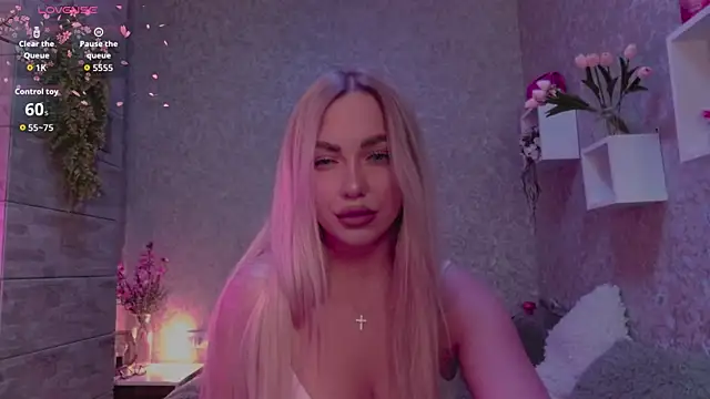 Snapshot of Mika_Rayy chatting on 09.11.25 Mika Rayy online show from 09.11.25