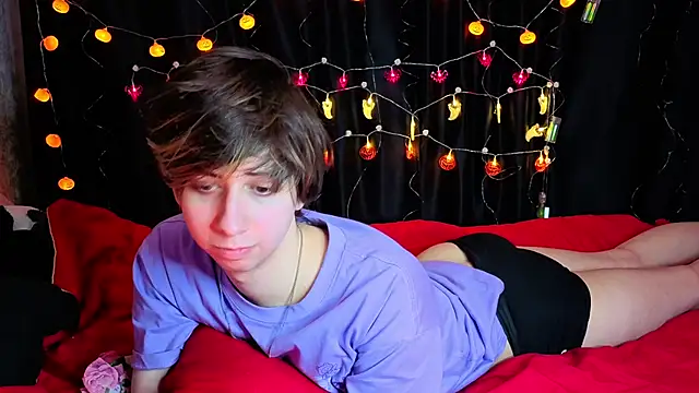 Snapshot of Timothy_Fox chatting on 10.19.25 Timothy Fox online show from 10.19.25