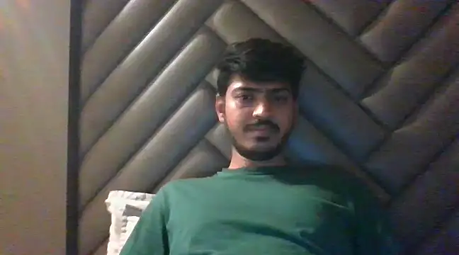 Snapshot of cute_modell chatting on 03.21.25 cute modell online show from 03.21.25