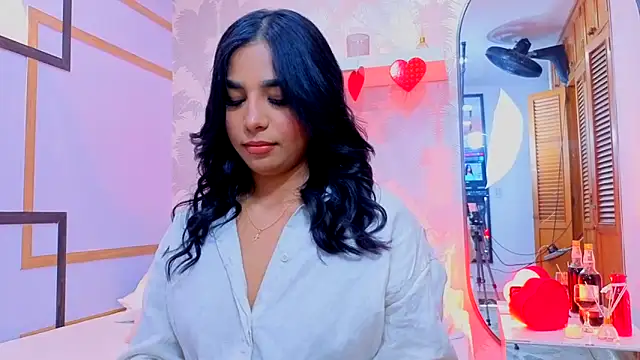 Snapshot of CharlotteGraay chatting on 02.14.26 CharlotteGraay online show from 02.14.26