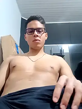 Snapshot of HornyTiger744 chatting on 02.05.26 HornyTiger744 online show from 02.05.26