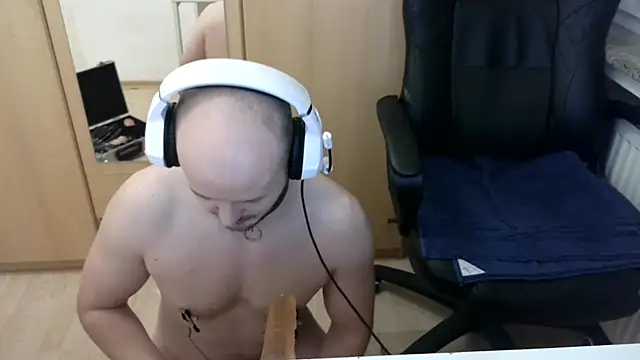 Snapshot of dirtykinkyslut chatting on 11.05.25 dirtykinkyslut online show from 11.05.25