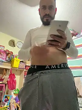 Snapshot of leonardohot1987 chatting on 01.12.25 leonardohot1987 online show from 01.12.25