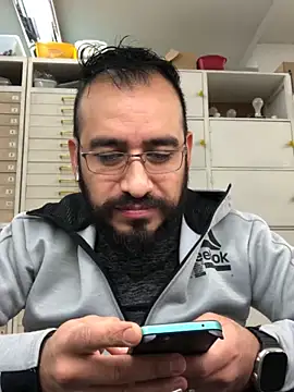 Snapshot of leonardohot1987 chatting on 01.24.25 leonardohot1987 online show from 01.24.25