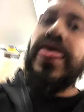 Snapshot of leonardohot1987 chatting on 02.11.25 leonardohot1987 online show from 02.11.25