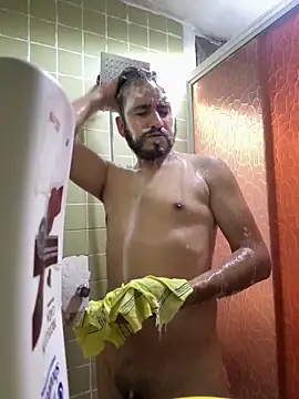 Snapshot of leonardohot1987 chatting on 03.21.25 leonardohot1987 online show from 03.21.25