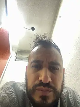 Snapshot of leonardohot1987 chatting on 12.22.25 leonardohot1987 online show from 12.22.25