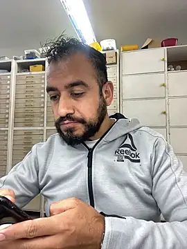 Snapshot of leonardohot1987 chatting on 04.07.26 leonardohot1987 online show from 04.07.26