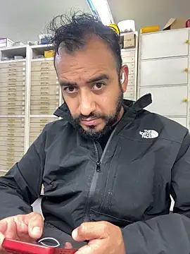 Snapshot of leonardohot1987 chatting on 04.08.26 leonardohot1987 online show from 04.08.26