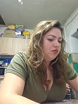 Snapshot of Jyleta chatting on 10.05.25 Jyleta online show from 10.05.25