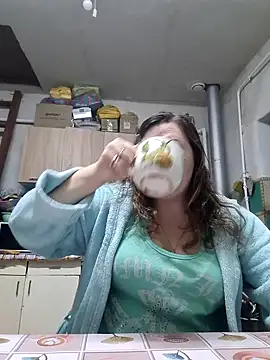 Snapshot of Jyleta chatting on 10.16.25 Jyleta online show from 10.16.25