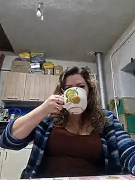 Snapshot of Jyleta chatting on 10.25.25 Jyleta online show from 10.25.25