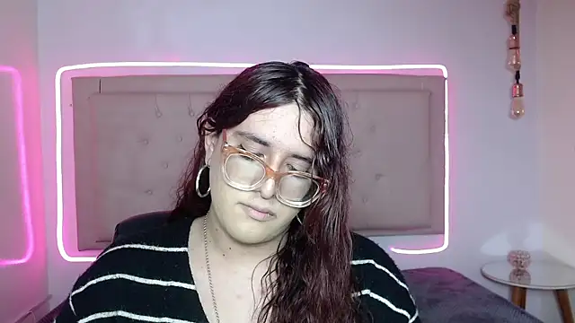 Snapshot of kathepickmanx chatting on 10.08.25 kathepickmanx online show from 10.08.25