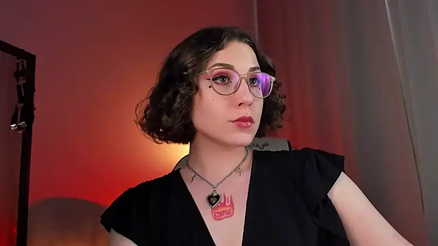 Snapshot of Eva_Moss_ chatting on 03.17.25 Eva Moss online show from 03.17.25