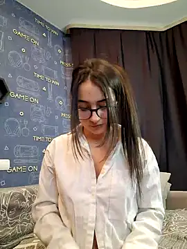 Snapshot of LittleX_Angel chatting on 01.24.25 LittleX Angel online show from 01.24.25