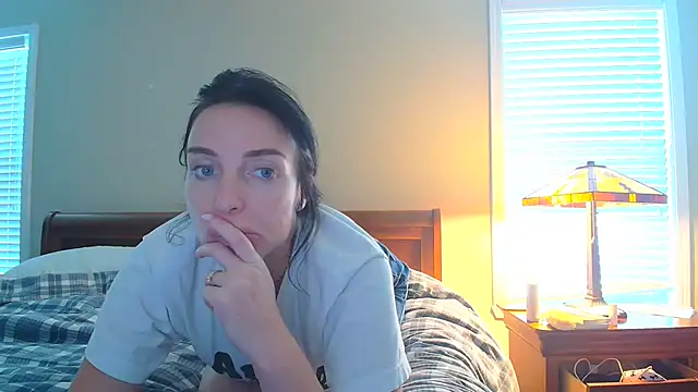 Snapshot of KattyFR chatting on 09.11.25 KattyFR online show from 09.11.25