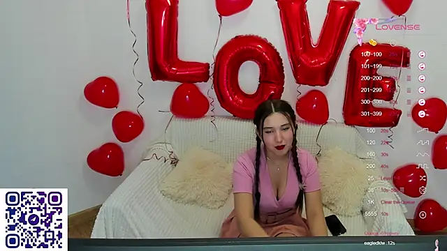 Snapshot of anna_elfi chatting on 02.12.25 anna elfi online show from 02.12.25