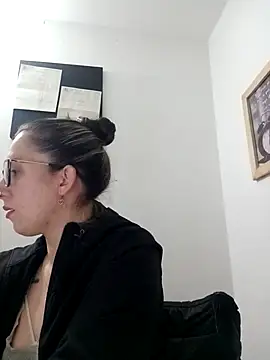 CHARLOTTE 1711 online show from 03.21.25