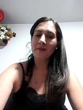 CHARLOTTE 1711 online show from 09.28.25