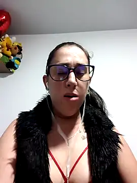 CHARLOTTE 1711 online show from 10.24.25