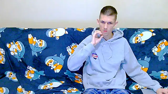 Snapshot of Lester_Broo chatting on 10.10.25 Lester Broo online show from 10.10.25