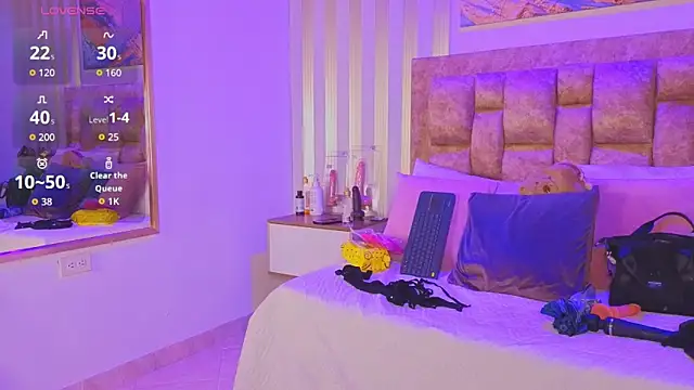 Snapshot of avis_lara chatting on 02.23.26 avis lara online show from 02.23.26