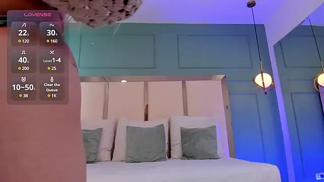 Snapshot of shatall_rouge chatting on 02.28.25 shatall rouge online show from 02.28.25