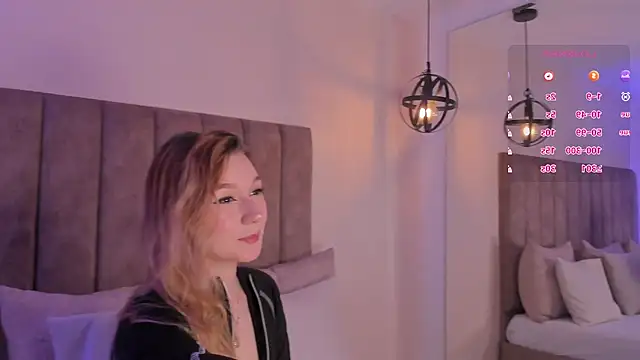 Snapshot of shatall_rouge chatting on 10.31.25 shatall rouge online show from 10.31.25