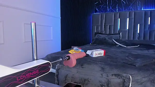 Thaliiajones online show from 01.27.25