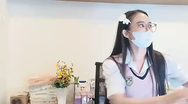 Lush-Office online show from 03.12.25