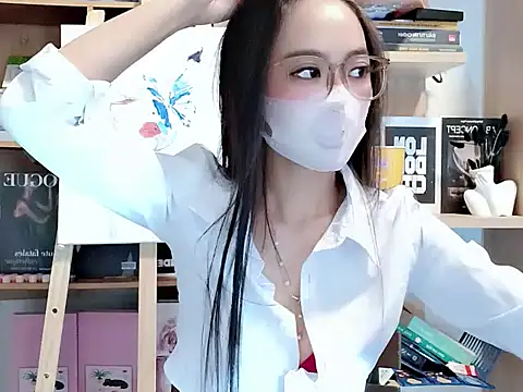 Lush-Office online show from 10.08.25