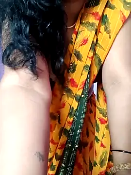 Snapshot of Haseena_Baby chatting on 10.26.25 Haseena Baby online show from 10.26.25