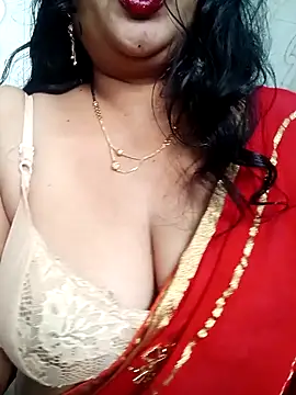 Snapshot of Haseena_Baby chatting on 11.19.25 Haseena Baby online show from 11.19.25