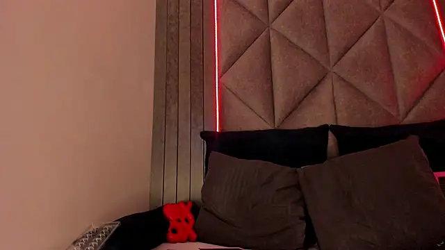 SabrinaSpell  online show from 02.21.25