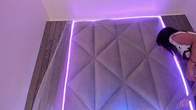 SabrinaSpell  online show from 02.23.25