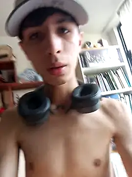 Snapshot of adriaav chatting on 03.08.25 adriaav online show from 03.08.25