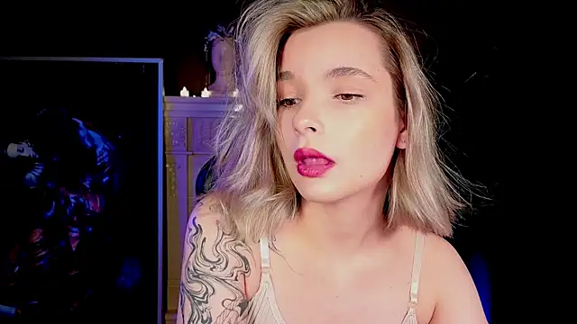 Snapshot of Bella_Alita chatting on 01.14.25 Bella Alita online show from 01.14.25