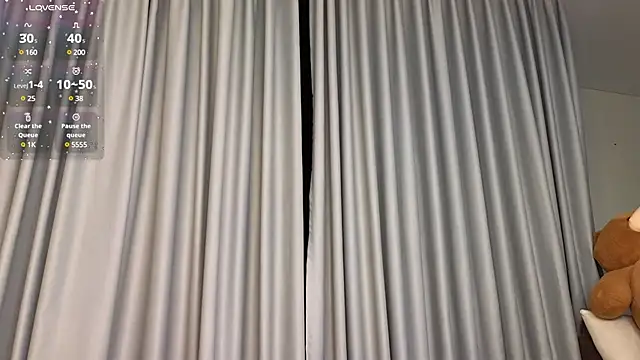 Snapshot of asianqueeny chatting on 02.17.25 asianqueeny online show from 02.17.25