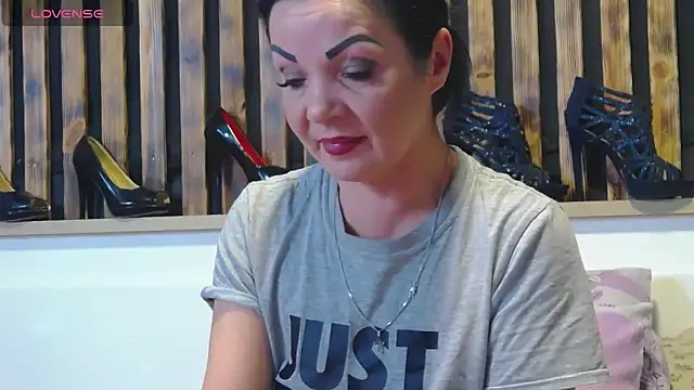 Tory Lovi online show from 04.05.26