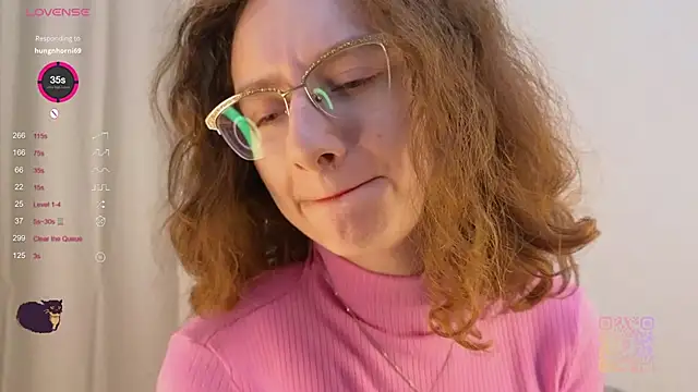 Snapshot of Leya_Curly chatting on 11.07.25 Leya Curly online show from 11.07.25