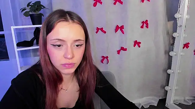 Snapshot of Sahara_Shields chatting on 01.28.25 Sahara Shields online show from 01.28.25