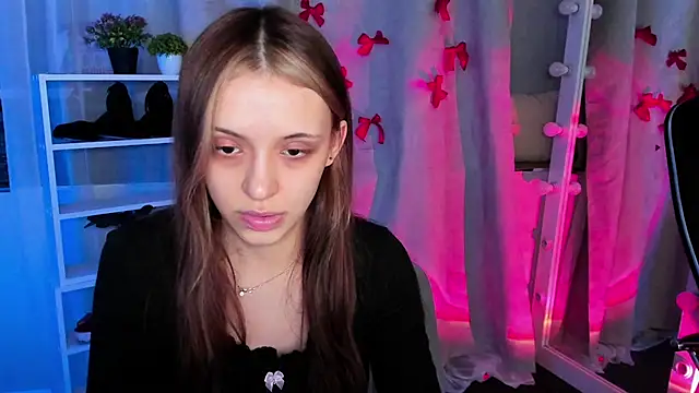 Snapshot of Sahara_Shields chatting on 03.06.25 Sahara Shields online show from 03.06.25