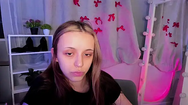 Snapshot of Sahara_Shields chatting on 03.15.25 Sahara Shields online show from 03.15.25