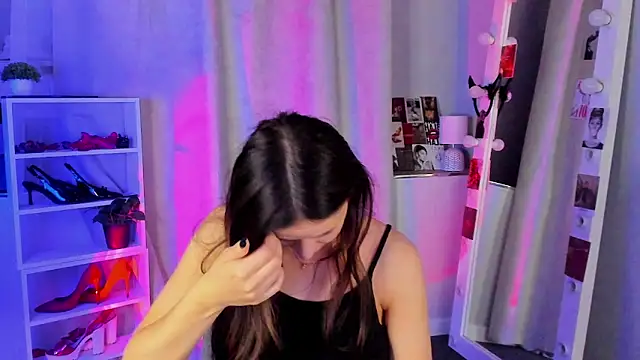 Snapshot of Sahara_Shields chatting on 09.28.25 Sahara Shields online show from 09.28.25