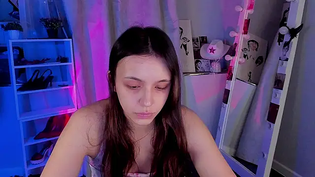 Snapshot of Sahara_Shields chatting on 11.21.25 Sahara Shields online show from 11.21.25