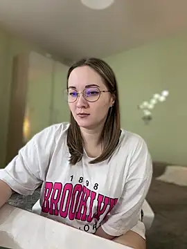 Snapshot of Kiss_My_Body chatting on 01.31.25 Kiss My Body online show from 01.31.25