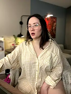 Kiss My Body online show from 12.14.25